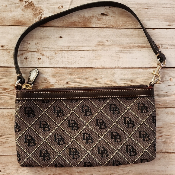 Dooney & Bourke Women's Quilted Monogram Logo Purse wristlet Black Tan Small - Picture 2 of 4